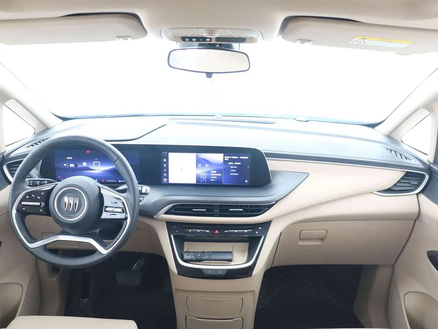 Buick GL8 New Energy 2025 — Photo 10/16
