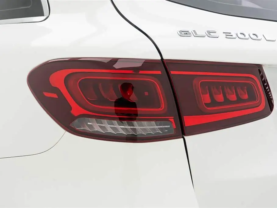 Mercedes-Benz GLC 2020 — Photo 19/20