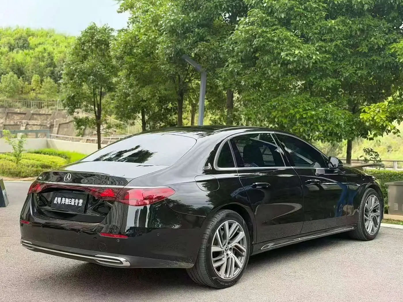 Mercedes-Benz E-Class 2024 — Photo 7/9