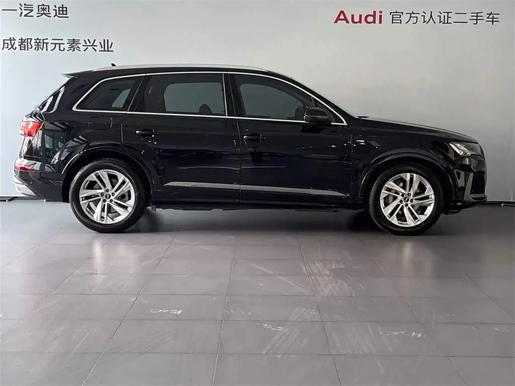 Audi Q7 2021 — Photo 3/16