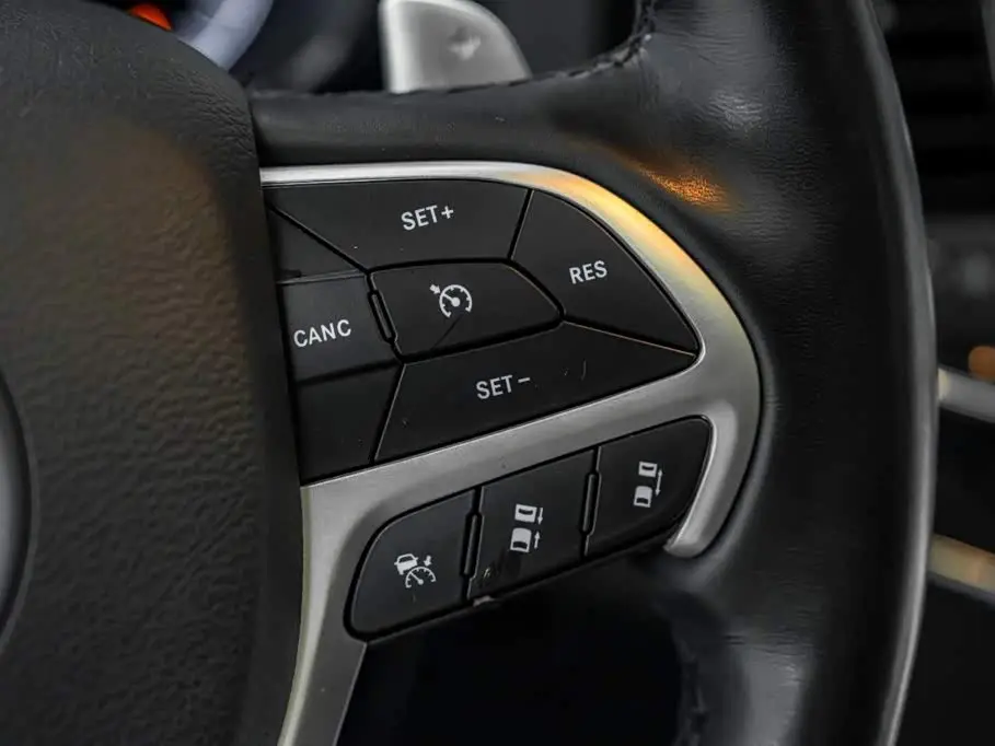 Jeep Grand Cherokee 2023 — Photo 10/20