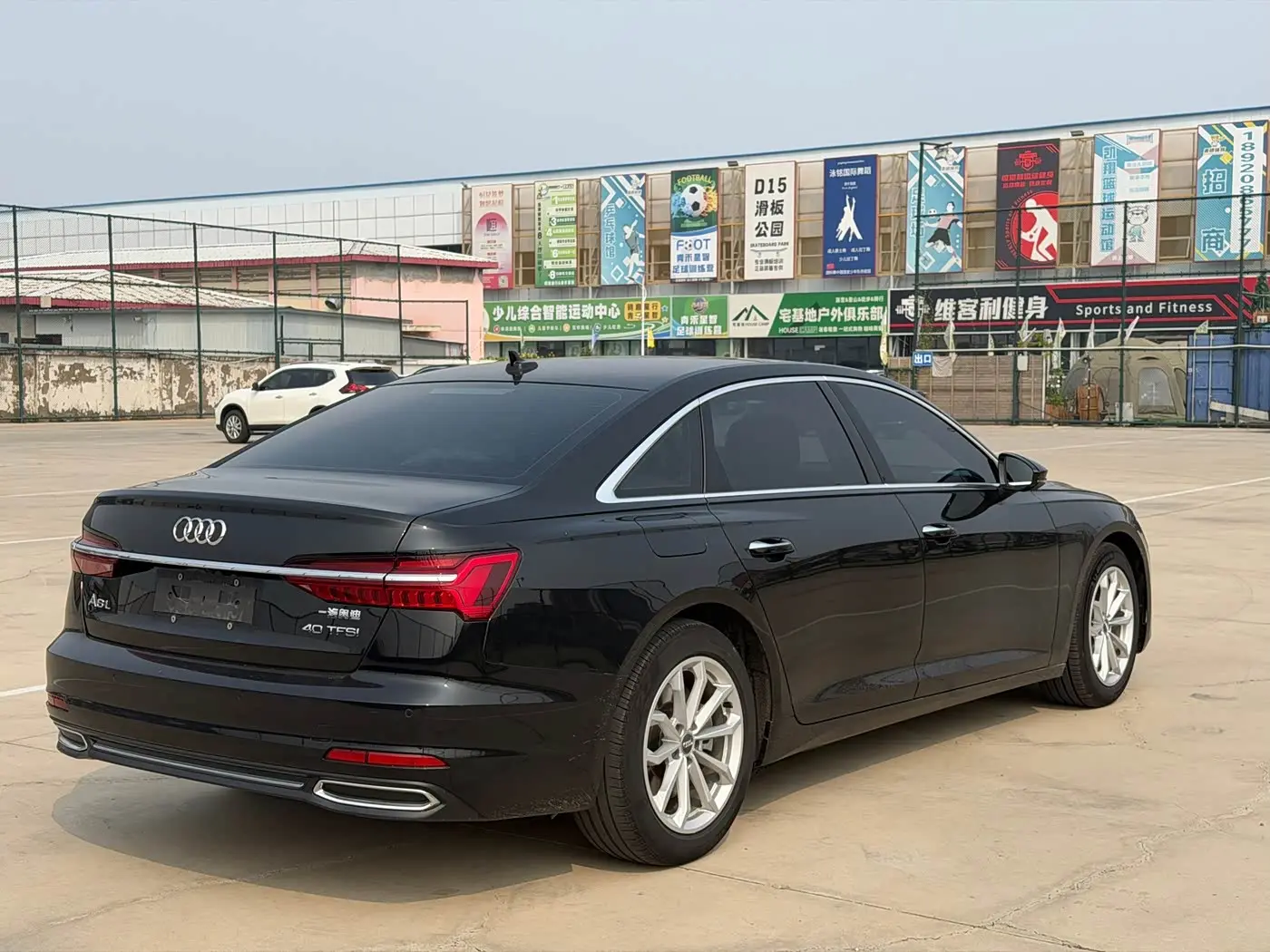 Audi A6L 2021 — Photo 6/17