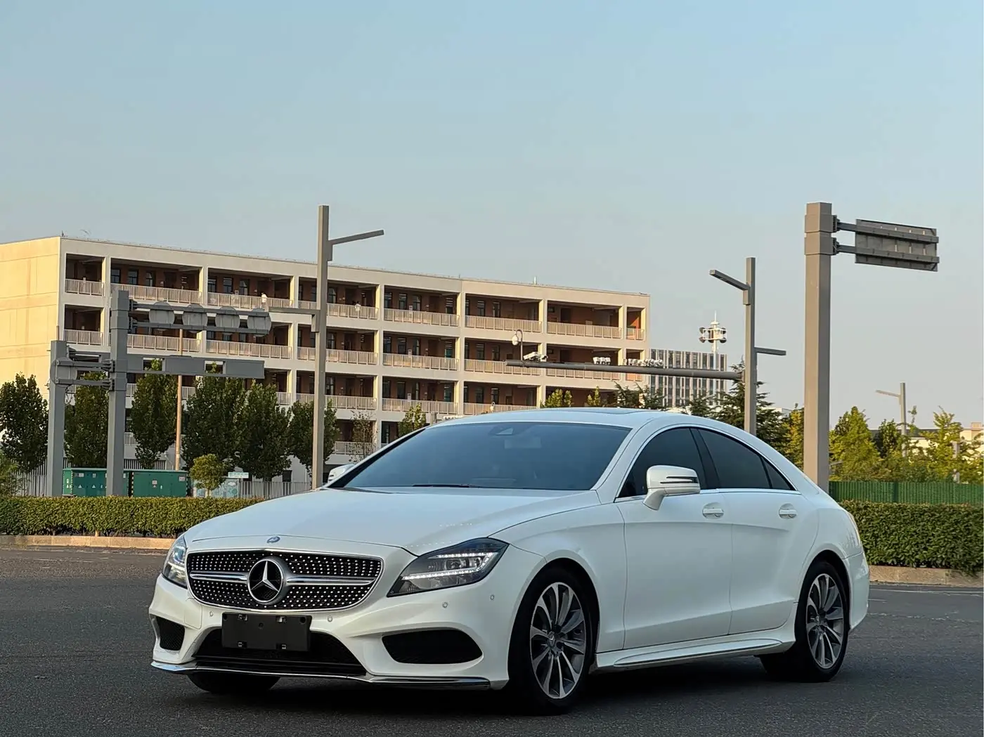 Mercedes-Benz CLS 2015 — Photo 1/9