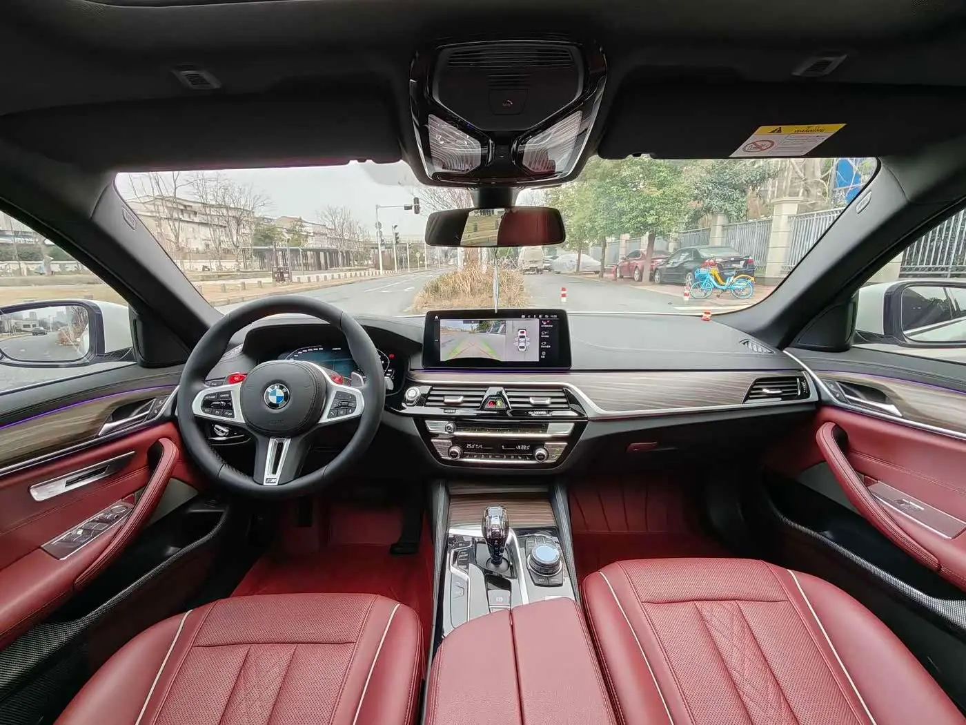 BMW 5 Series 2022 — Photo 6/14