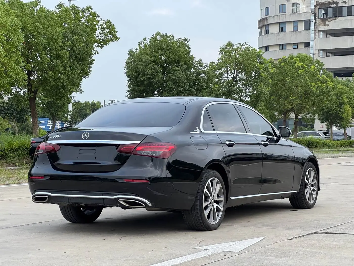 Mercedes-Benz E-Class 2019 — Photo 8/16