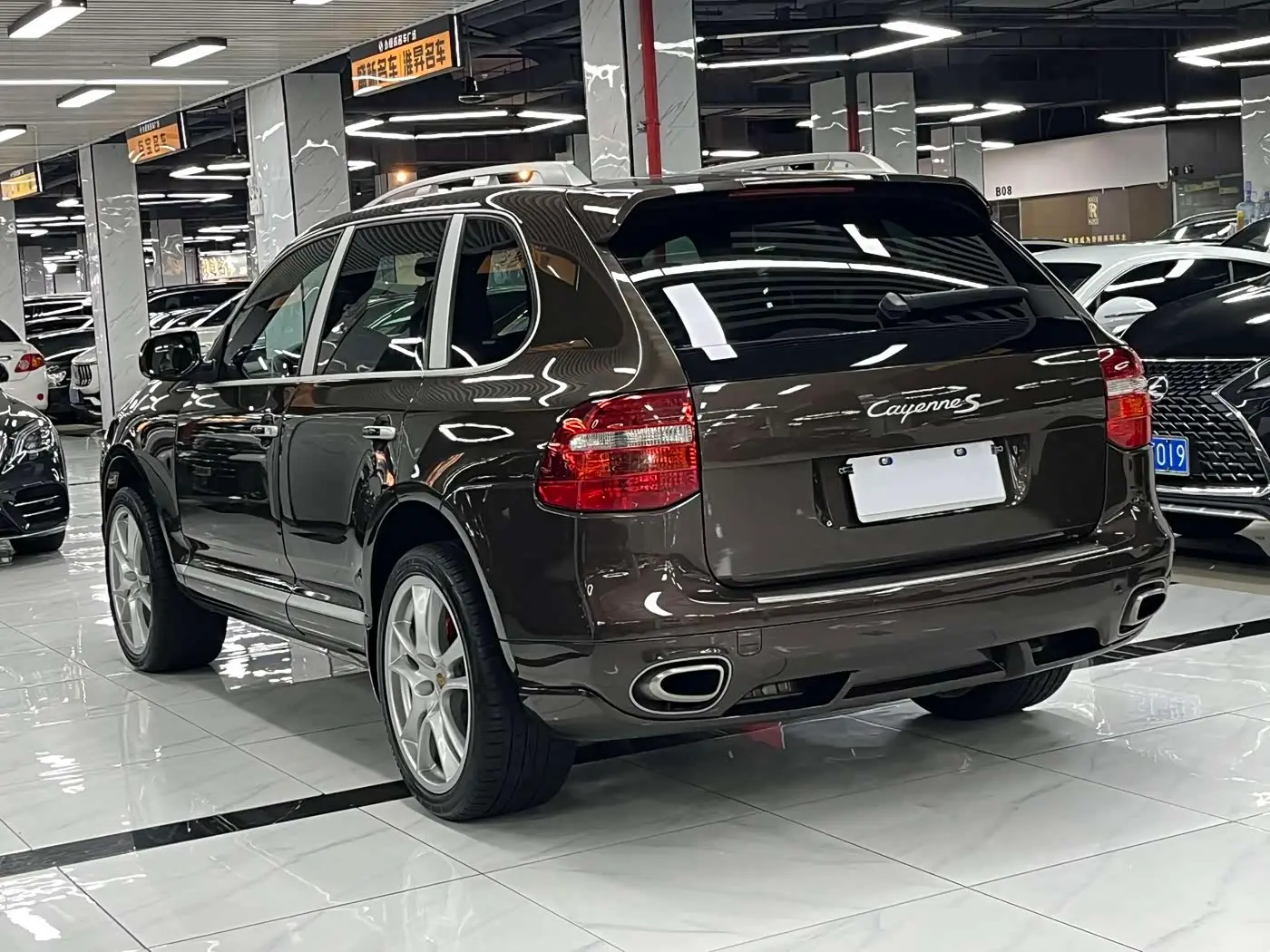 Porsche Cayenne 2009 — Photo 6/18