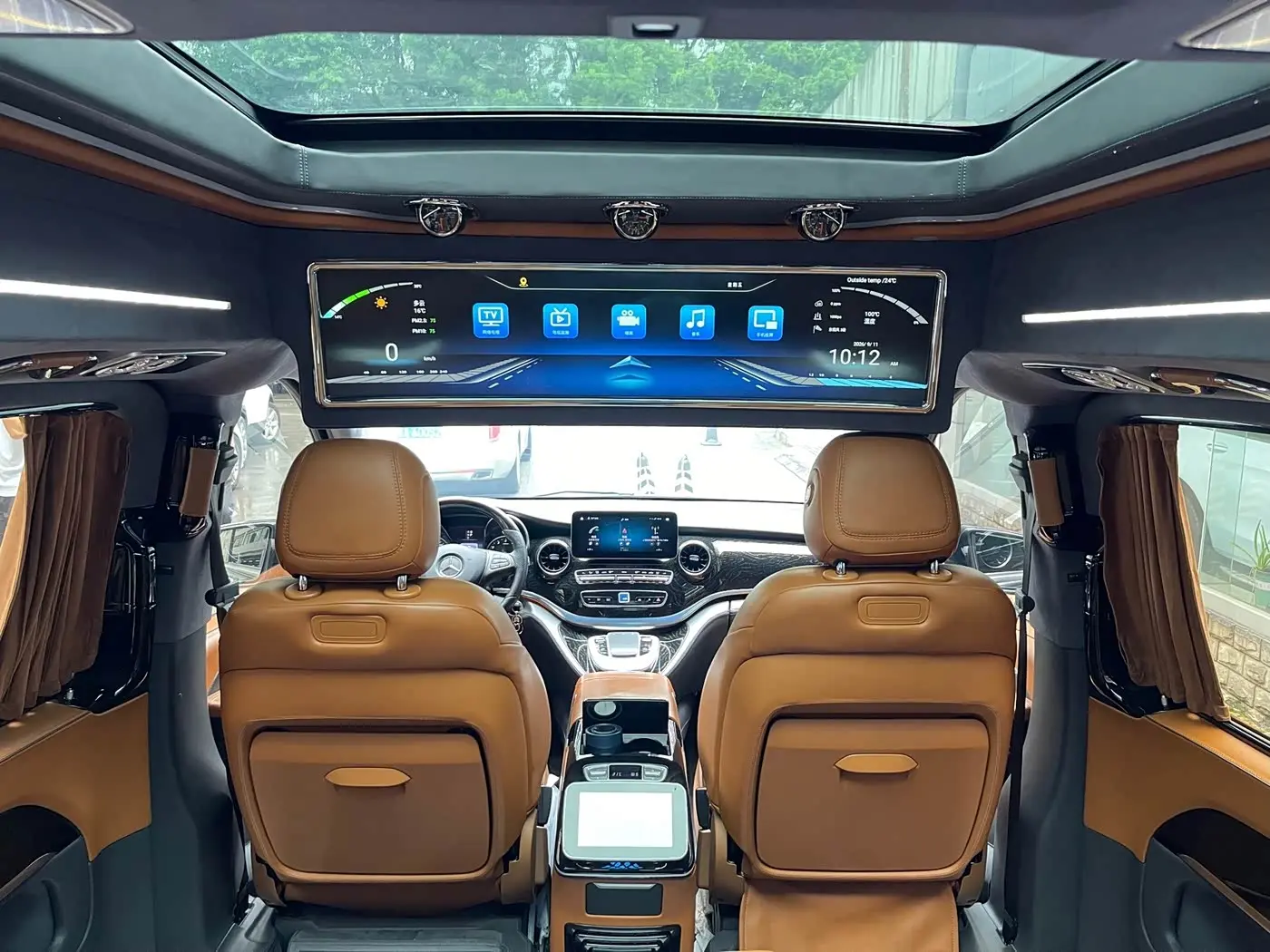 Mercedes-Benz V-Class 2022 — Photo 15/20
