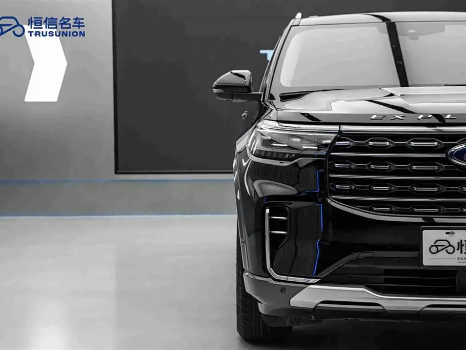 Ford Explorer 2023 — Фото 8/20