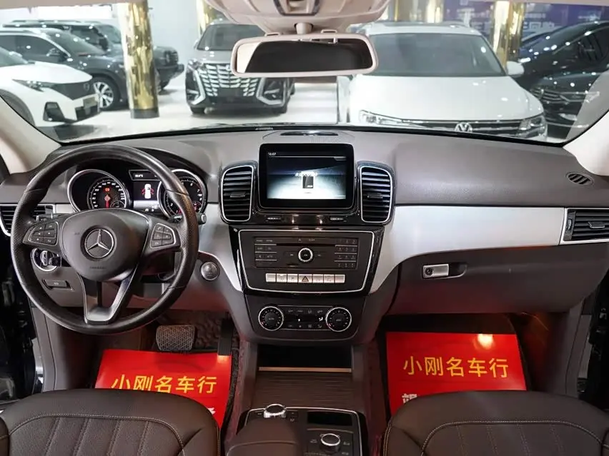 Mercedes-Benz GLE 2017 — Фото 4/17