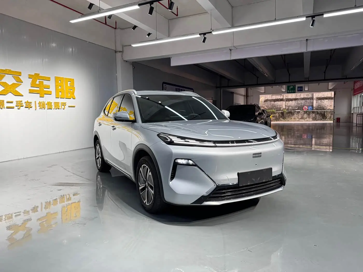 Geely Galaxy Galaxy Starship 7 EM-i 2025 — Photo 7/17