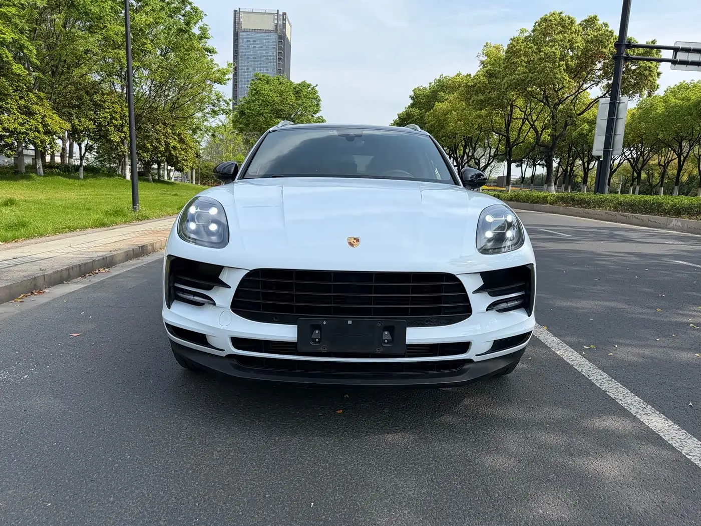 Porsche Macan 2019 — Photo 2/13