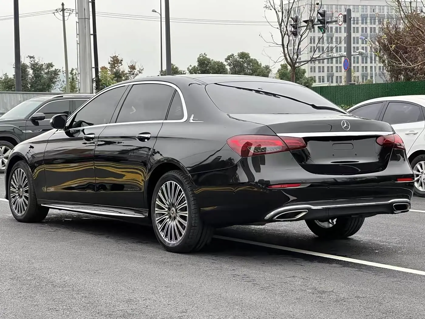 Mercedes-Benz E-Class 2019 — Photo 7/9