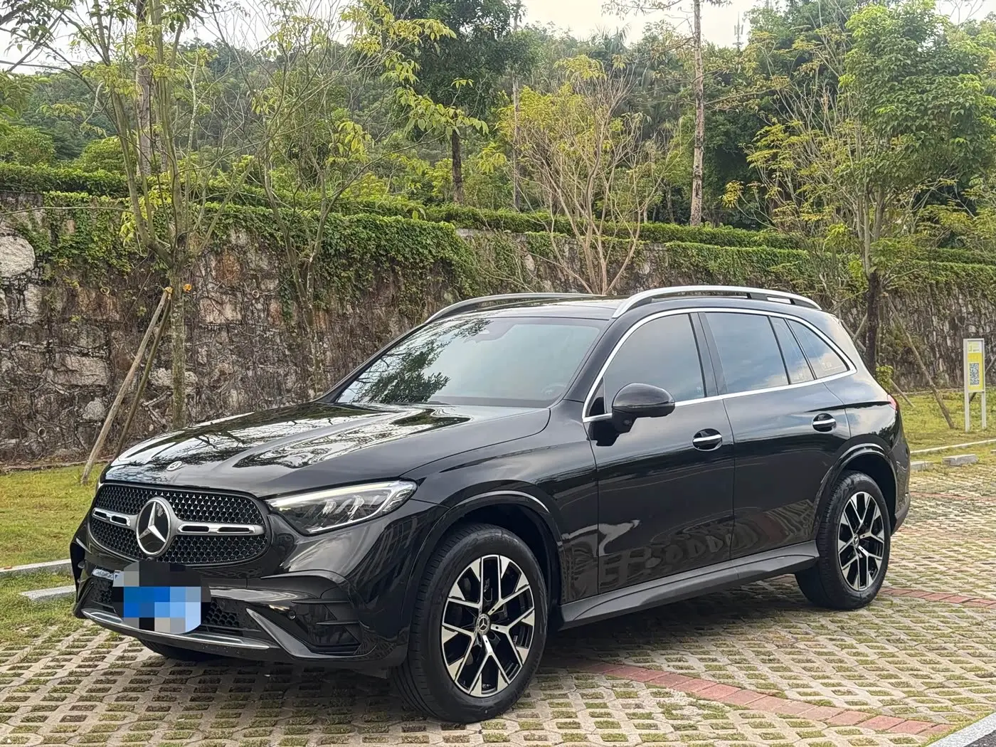 Mercedes-Benz GLC 2023 — Фото 1/9