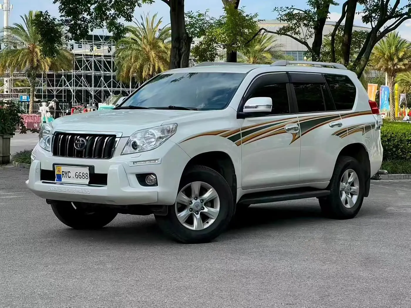 Toyota Prado 2013 — Фото 1/9
