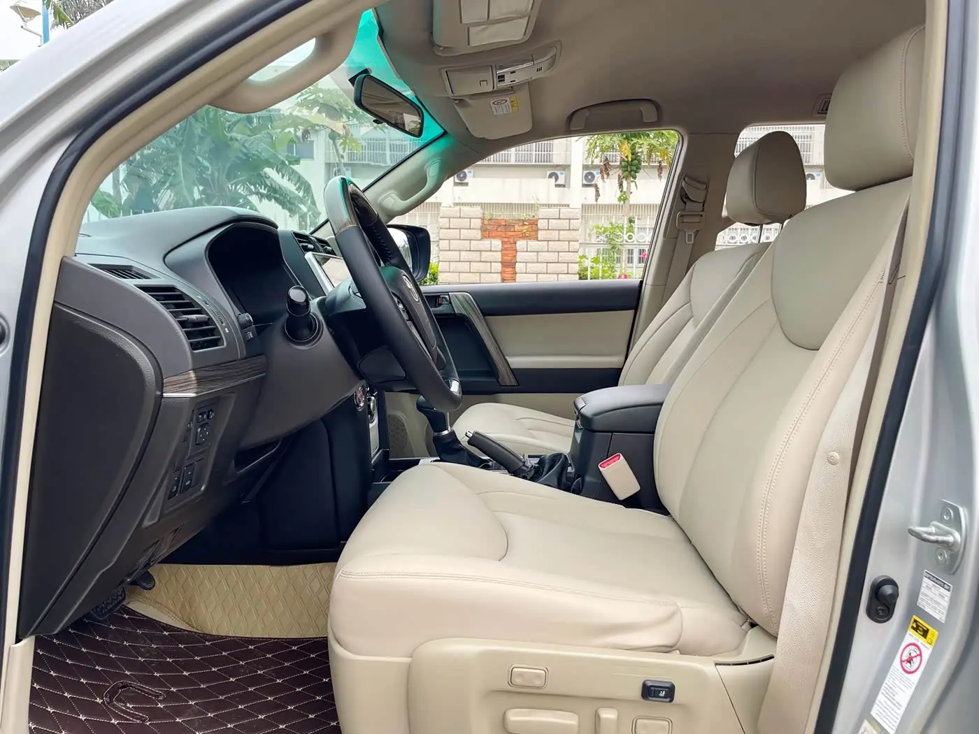Toyota Prado 2010 — Photo 5/20