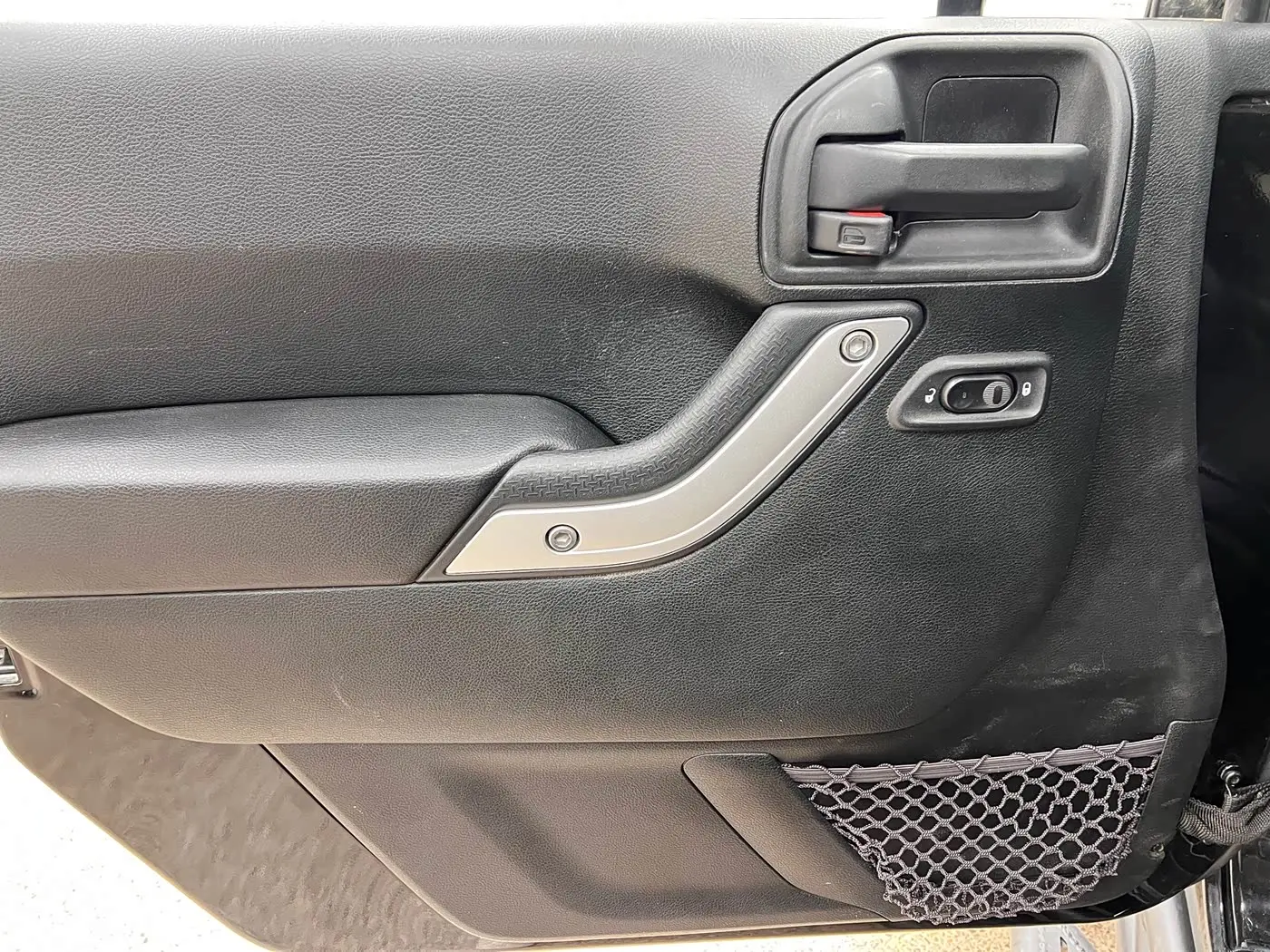 Jeep Wrangler 2019 — Фото 12/20