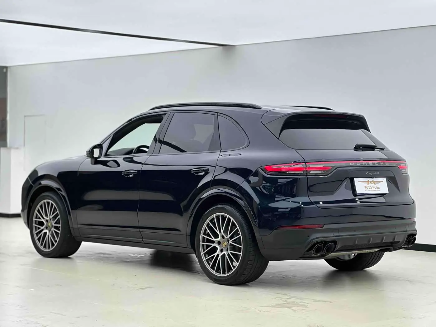 Porsche Cayenne 2023 — Фото 10/10
