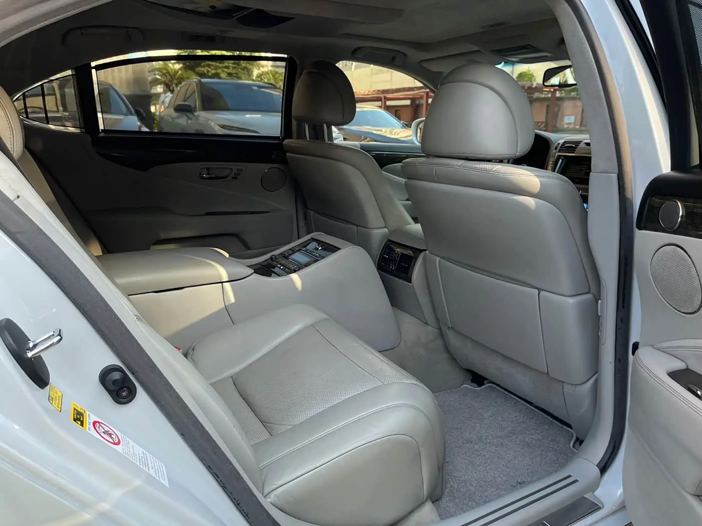 Lexus LS 2007 — Photo 6/10