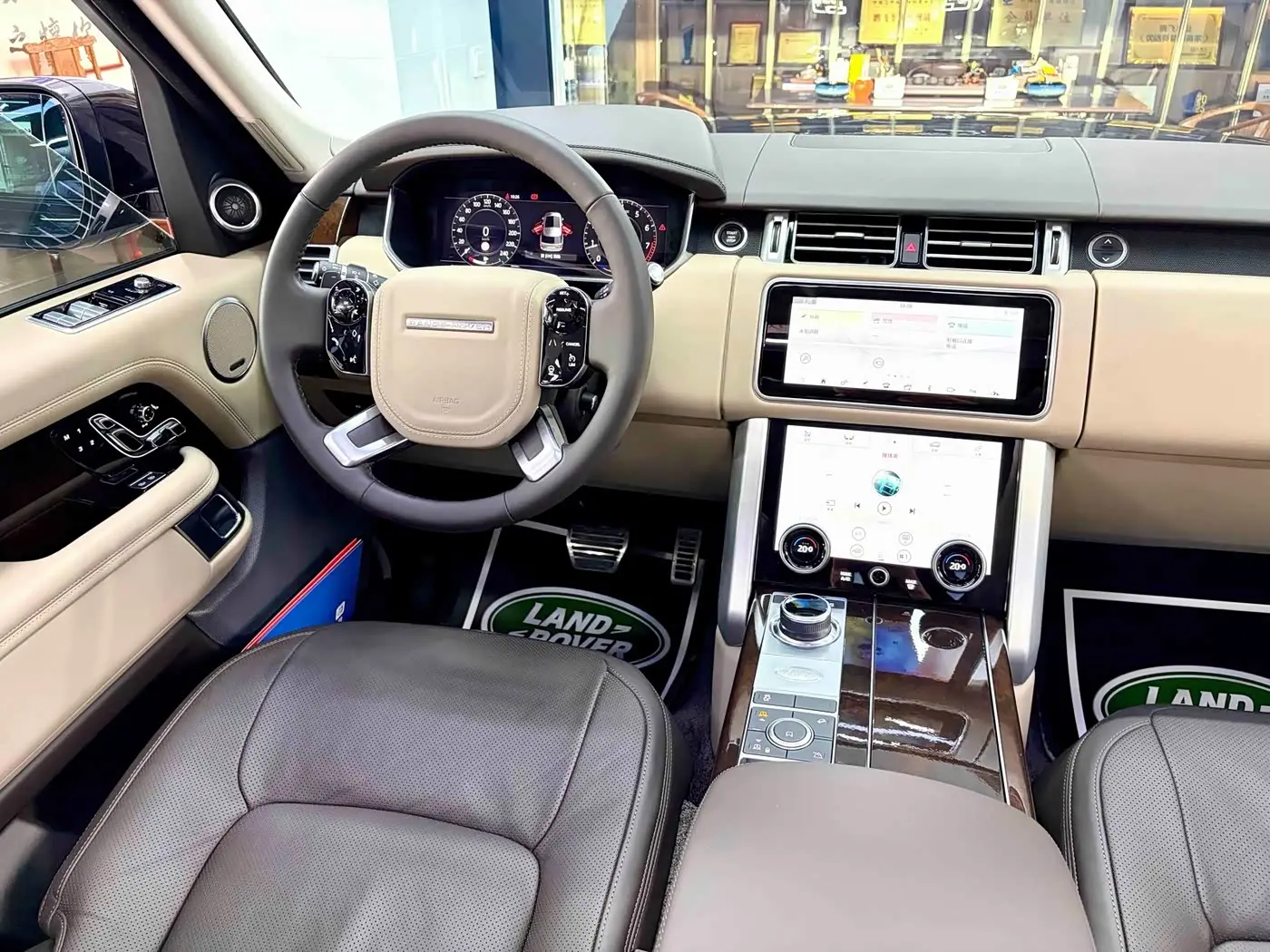 Land Rover Range Rover 2021 — Фото 12/20