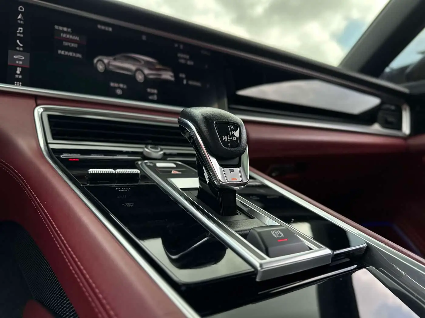 Porsche Panamera 2019 — Photo 12/20