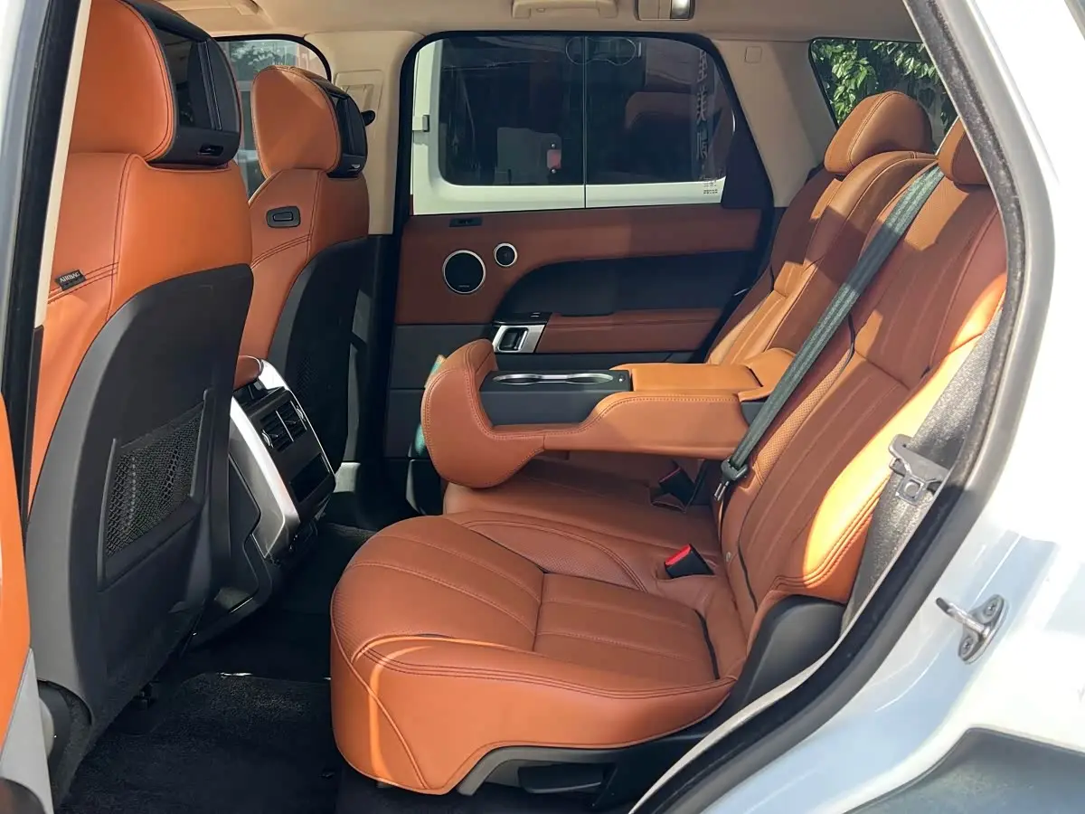 Land Rover Range Rover Sport 2015 — Photo 13/18