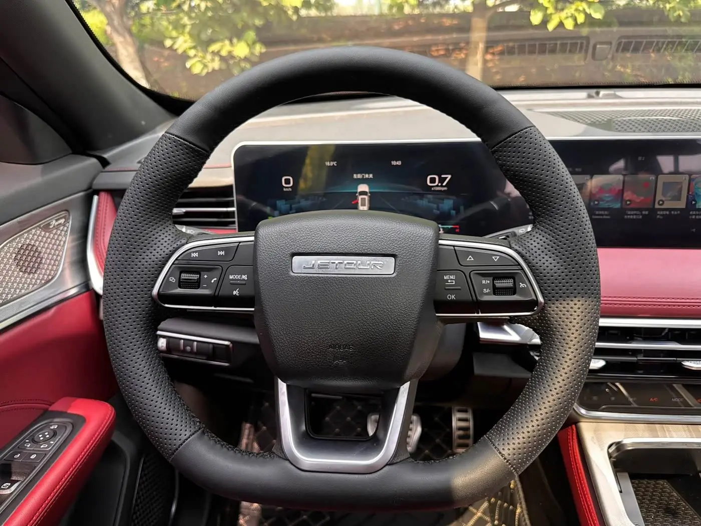 Jetour X70 PLUS 2023 — Photo 14/20