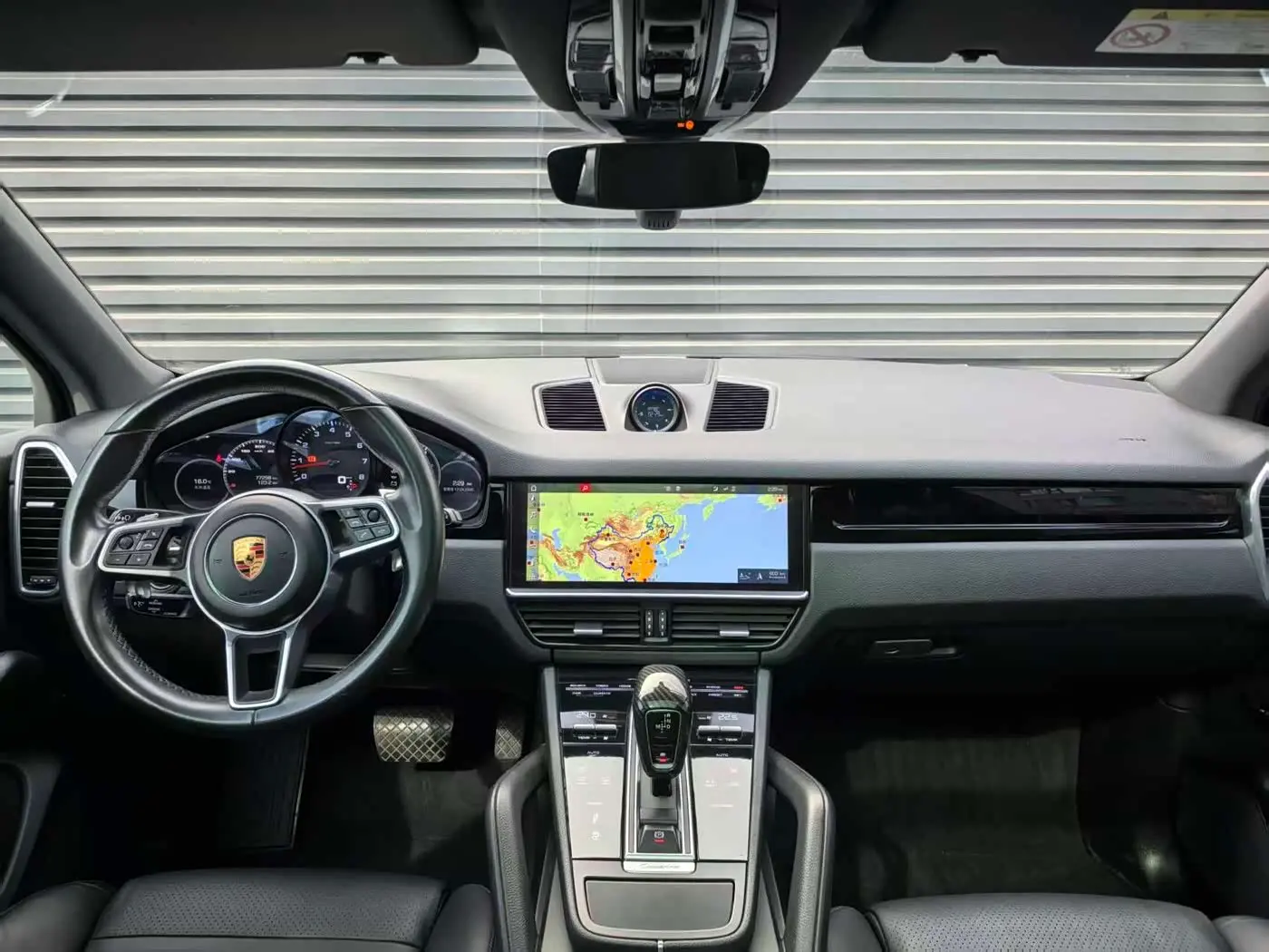 Porsche Cayenne 2018 — Фото 9/15
