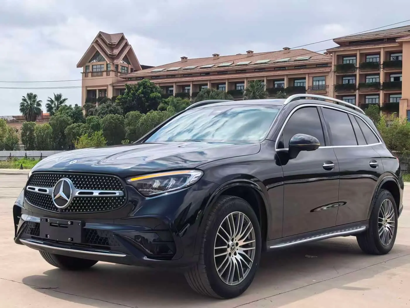 Mercedes-Benz GLC 2023 — Фото 1/11