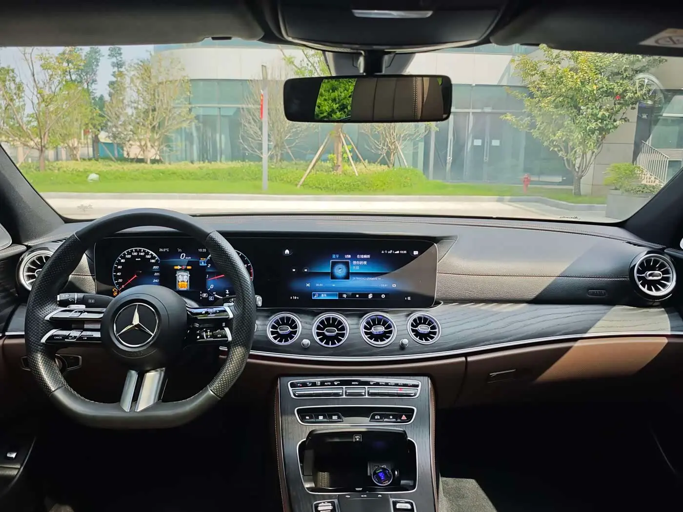 Mercedes-Benz E-Class 2023 — Фото 9/18
