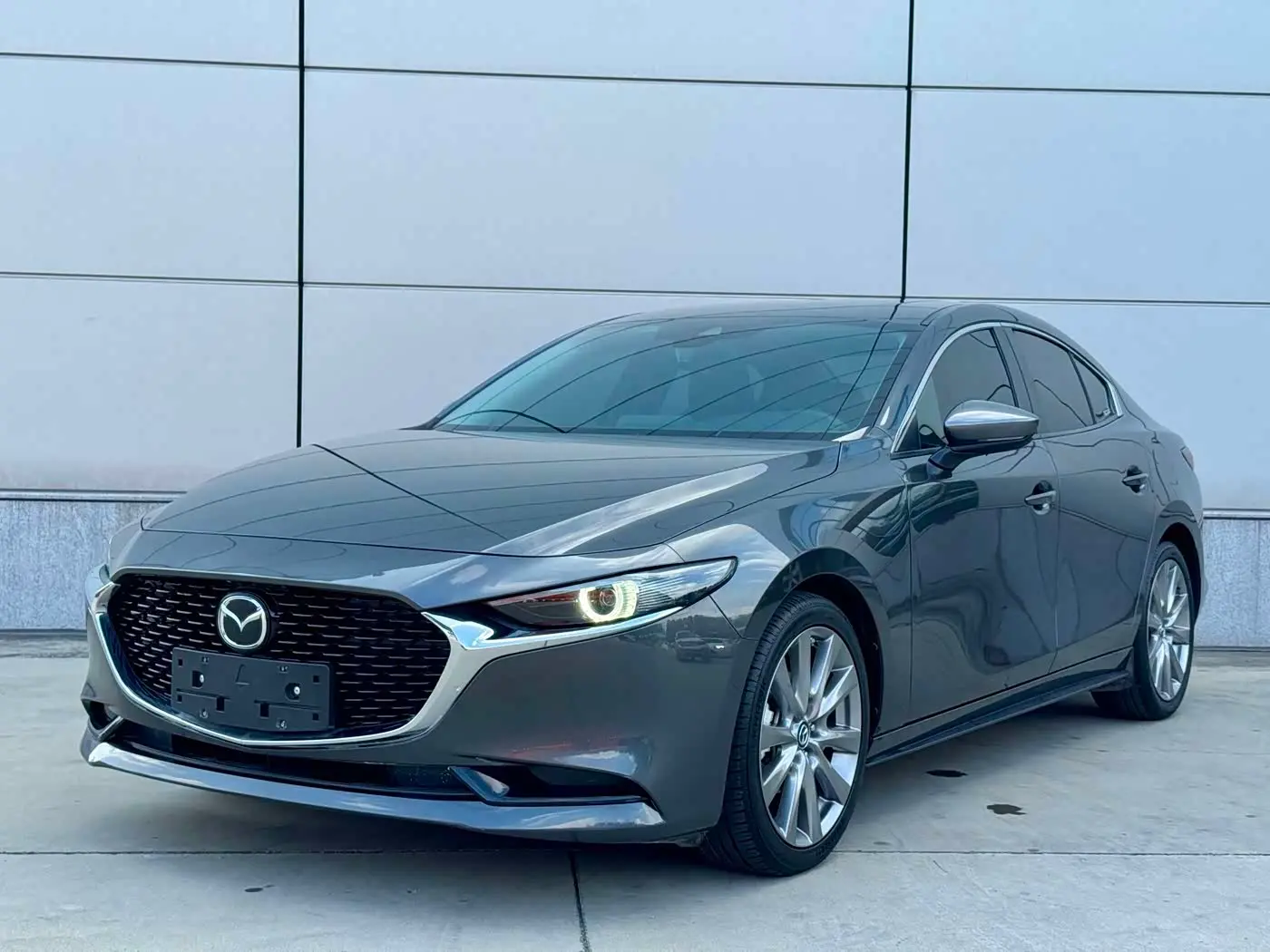 Mazda Mazda3 Axela 2023 — Photo 1/20