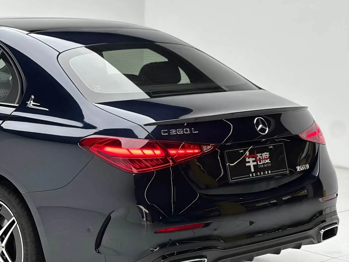 Mercedes-Benz C-Class 2024 — Photo 12/20