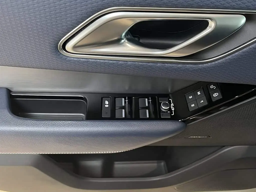 Land Rover Range Rover Velar 2021 — Фото 20/20