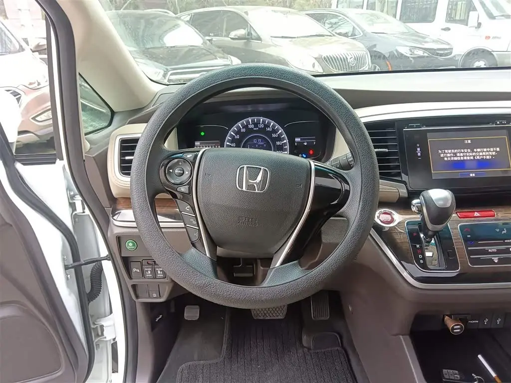Honda Odyssey 2018 — Photo 3/20