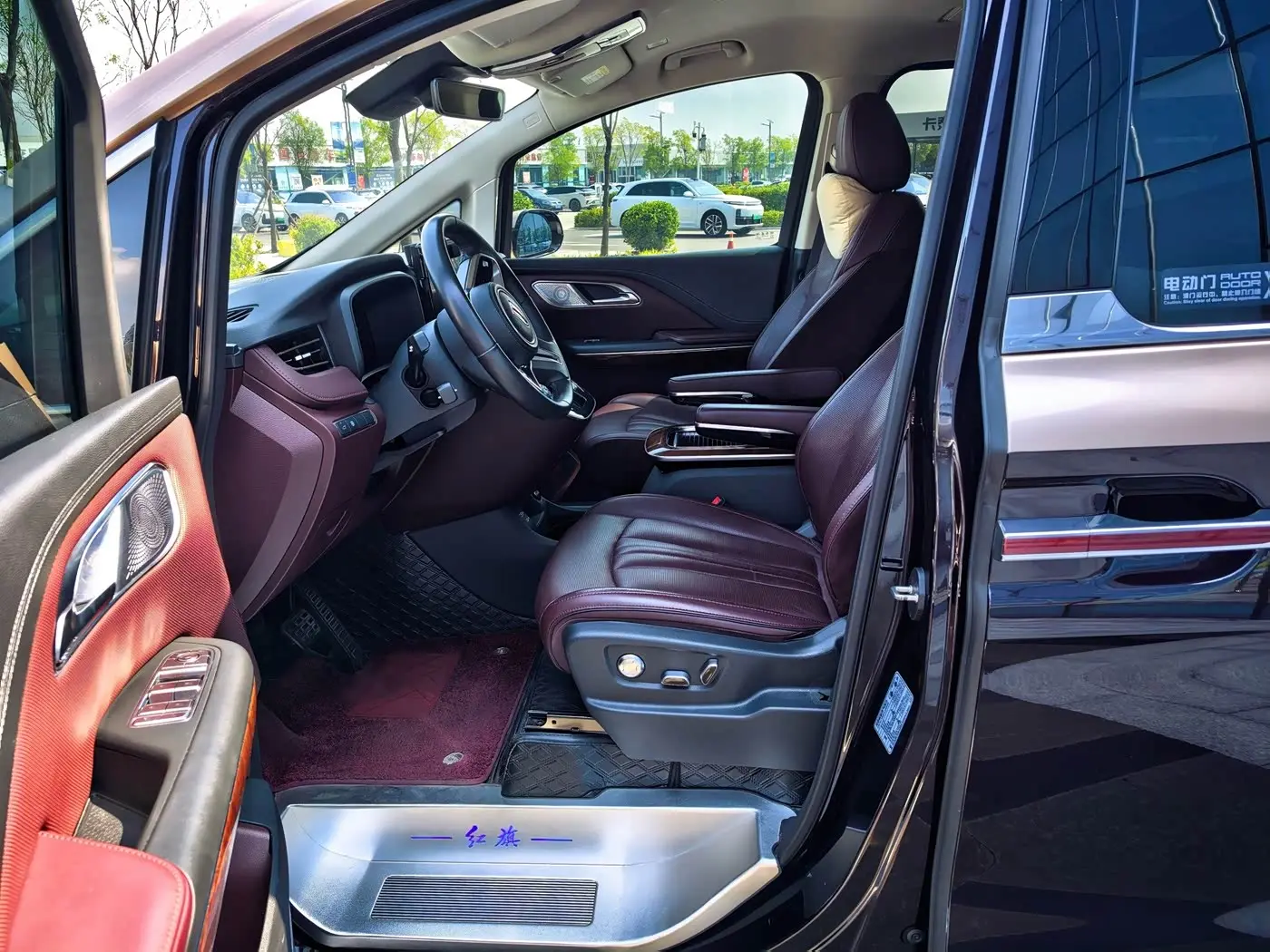 Hongqi HQ9 2024 — Photo 9/19