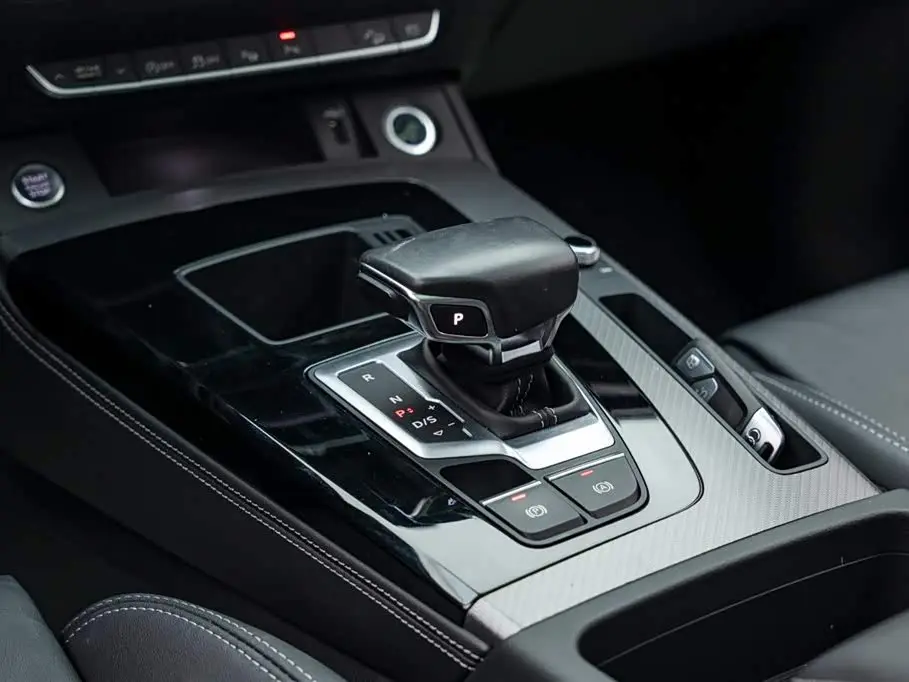 Audi Q5L 2023 — Photo 14/20