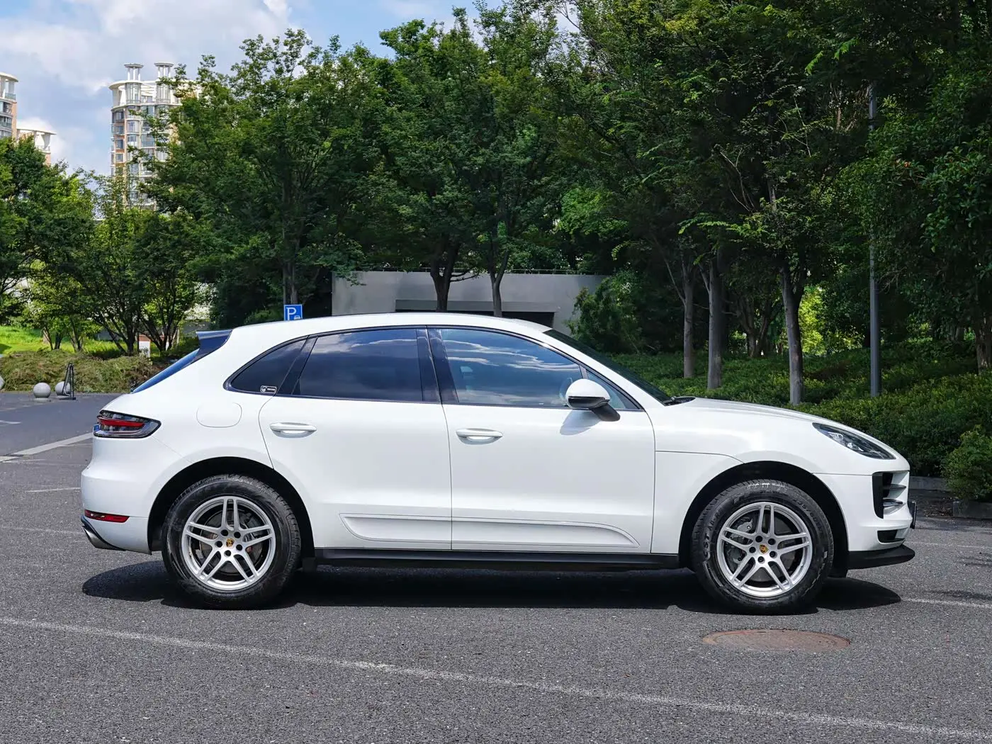 Porsche Macan 2021 — Фото 3/15