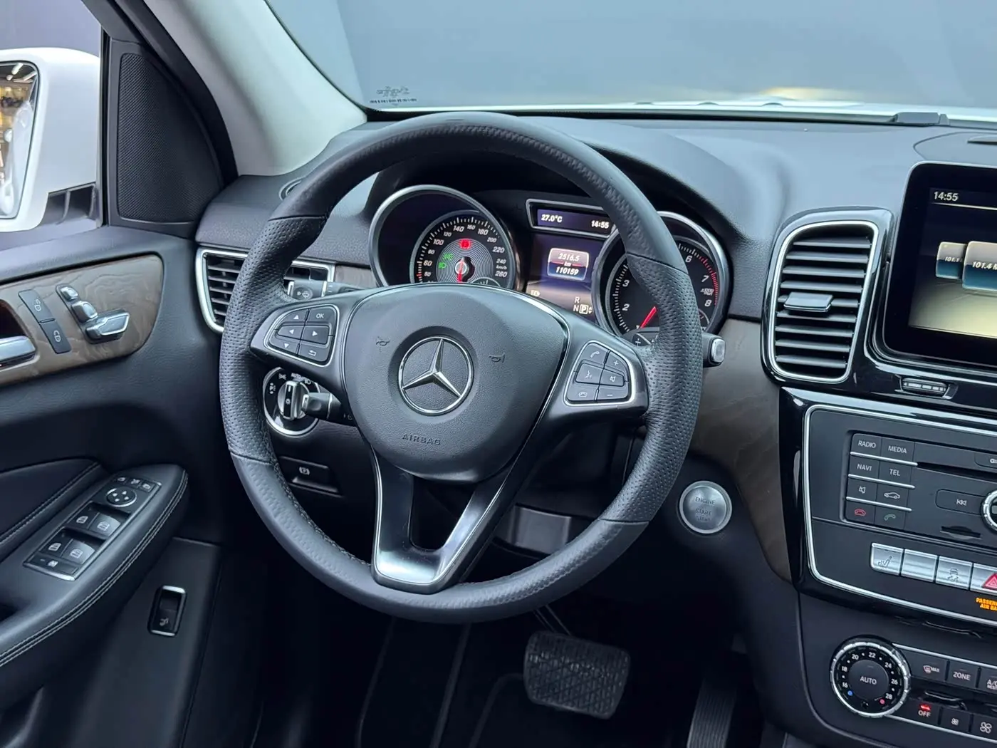 Mercedes-Benz GLE 2016 — Фото 14/20