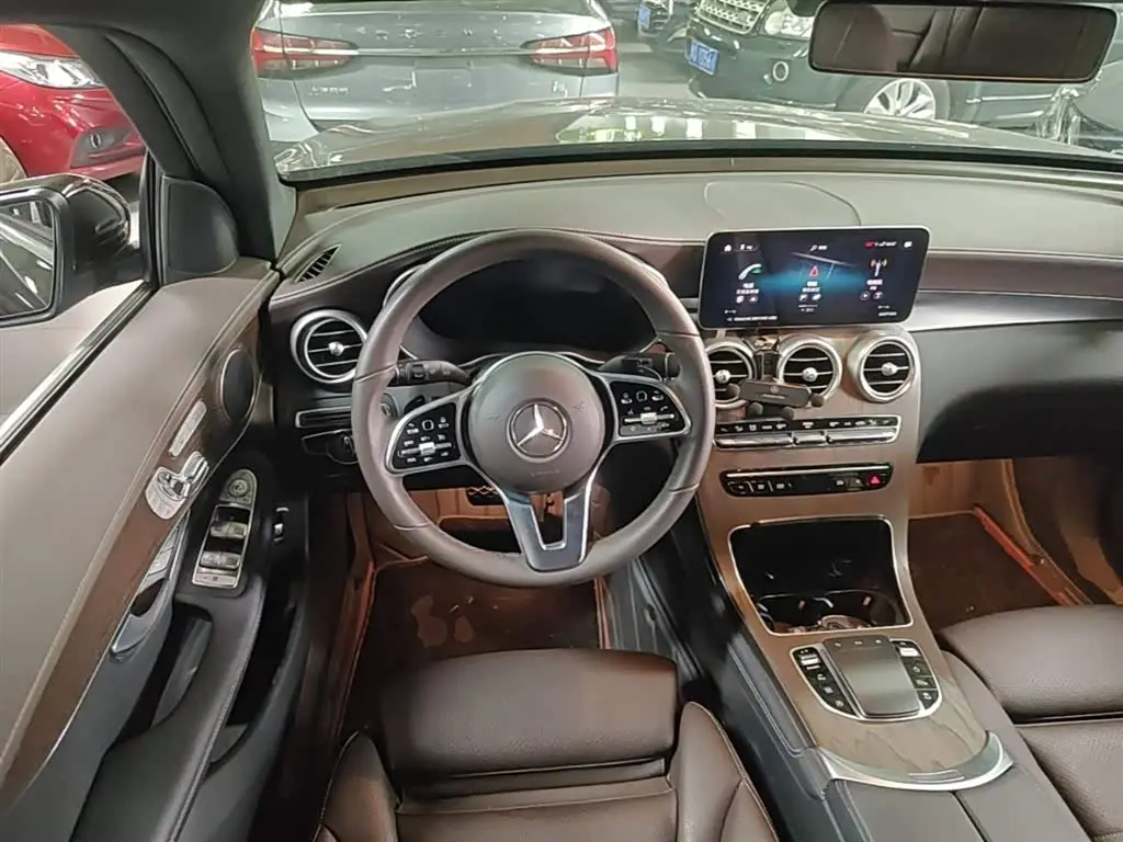 Mercedes-Benz GLC 2022 — Photo 11/20
