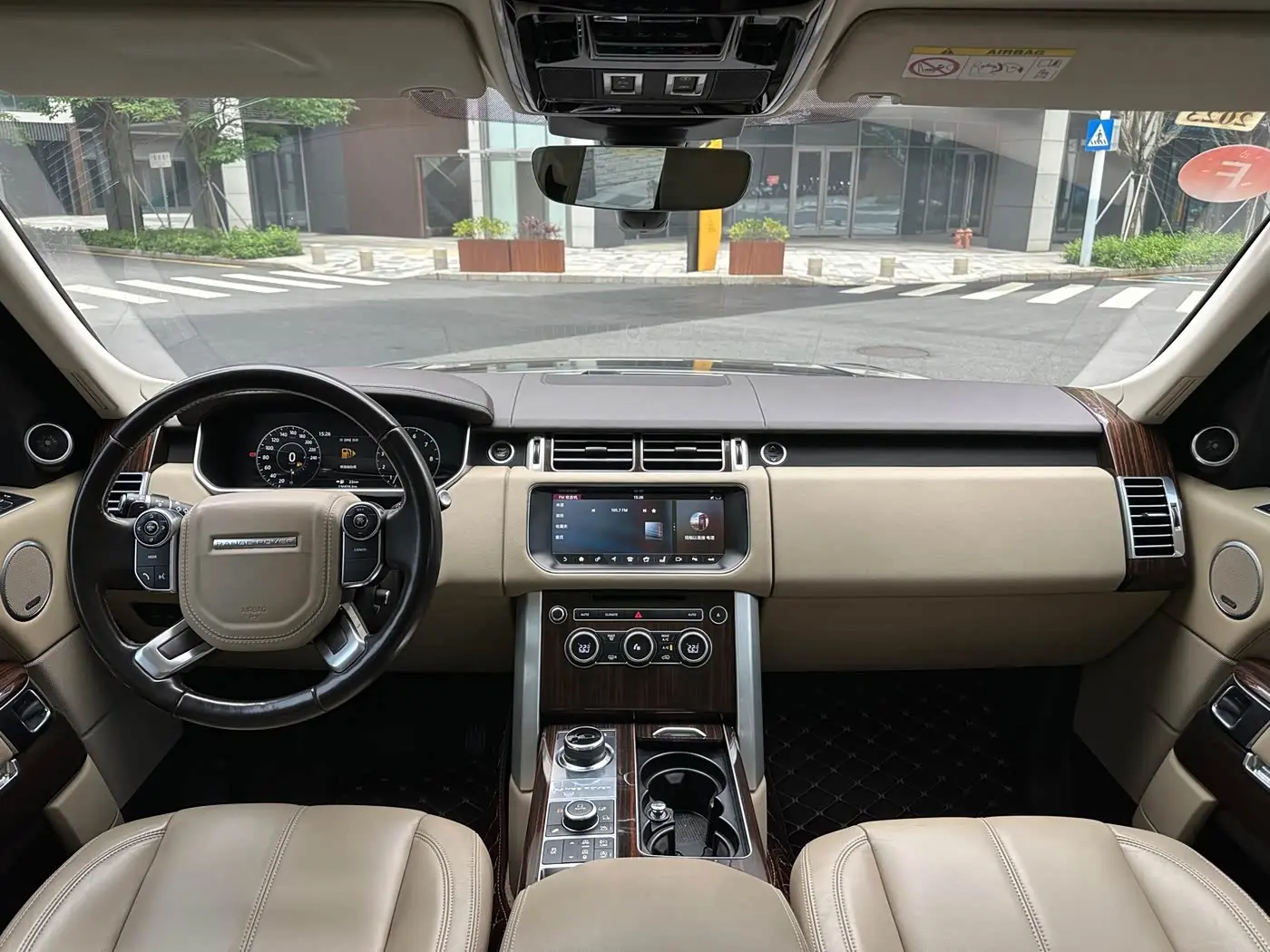 Land Rover Range Rover 2019 — Фото 14/20