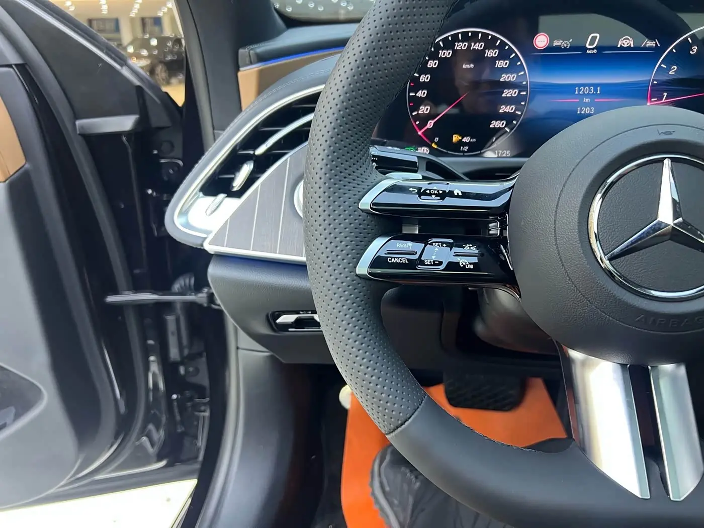 Mercedes-Benz E-Class 2026 — Фото 13/20