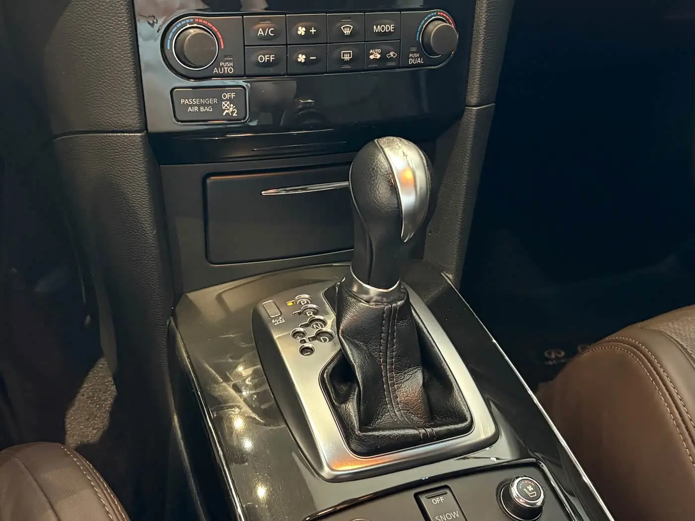 Infiniti QX70 2015 — Фото 11/20