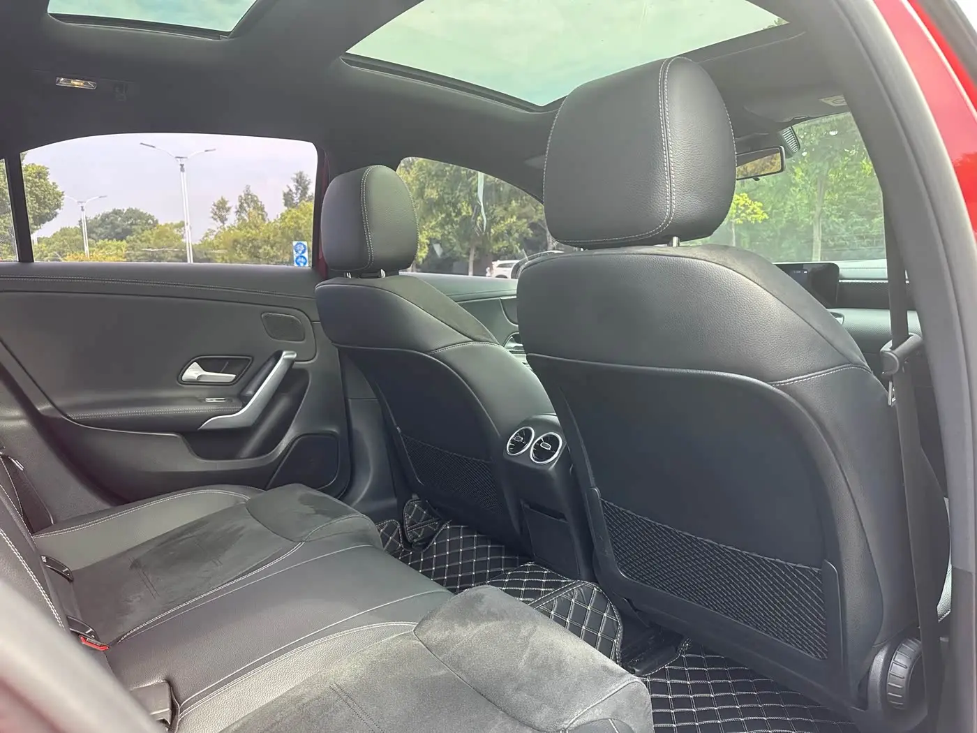 Mercedes-Benz A-Class 2019 — Фото 9/16