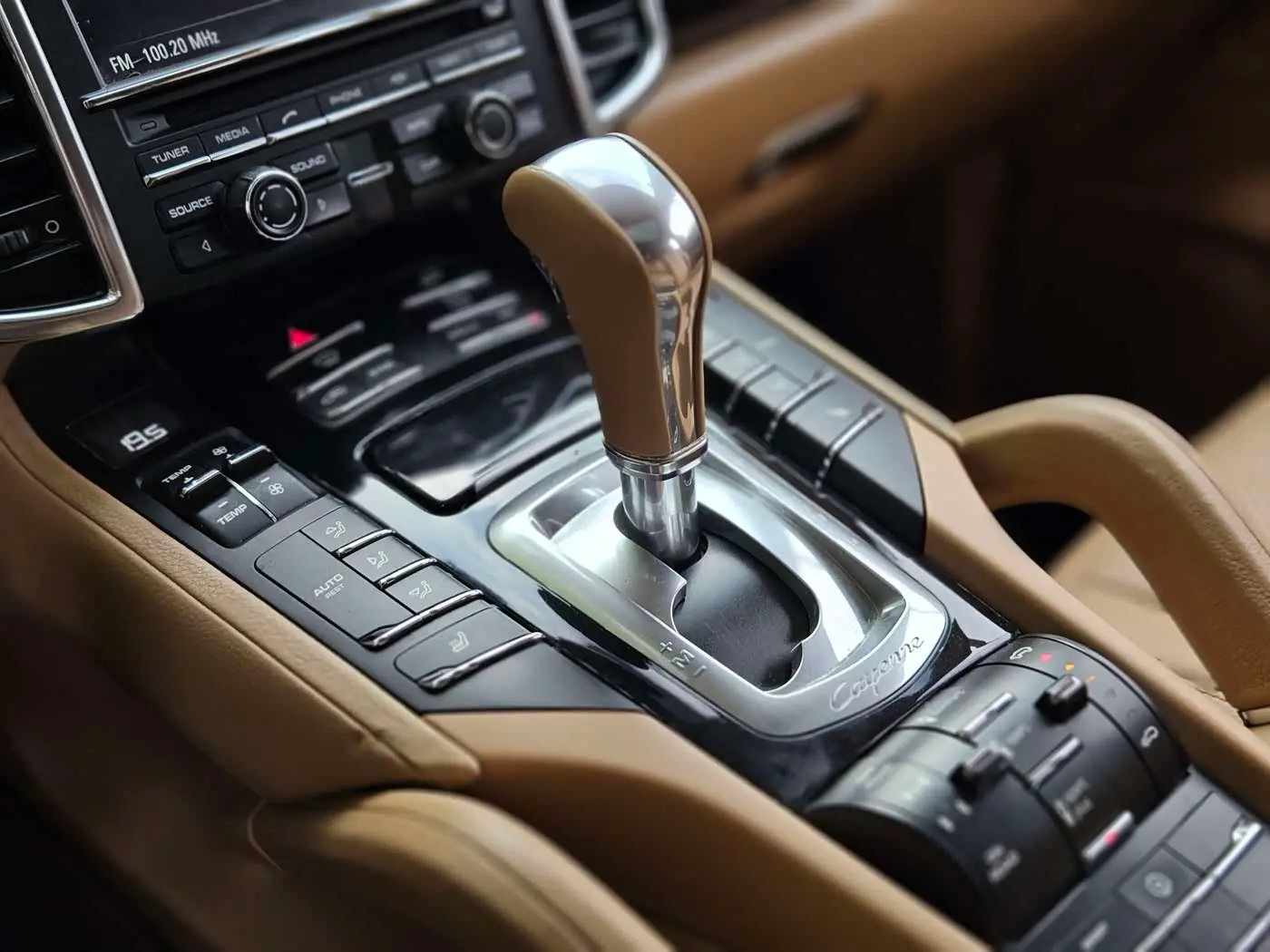Porsche Cayenne 2015 — Фото 20/20
