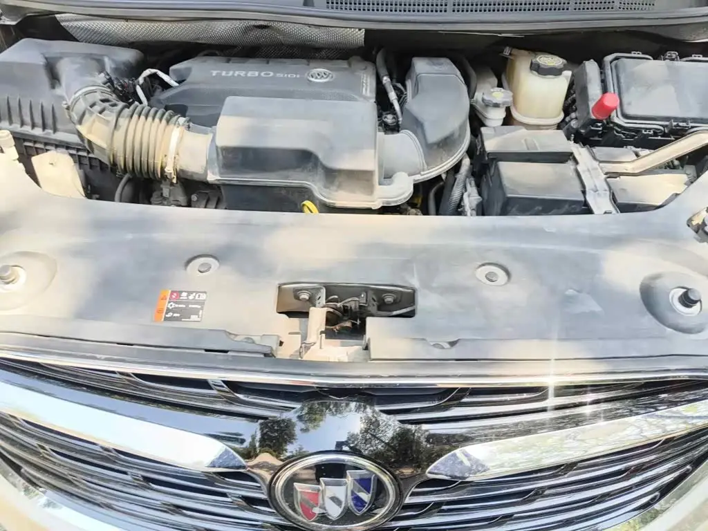 Buick GL8 2022 — Photo 3/13