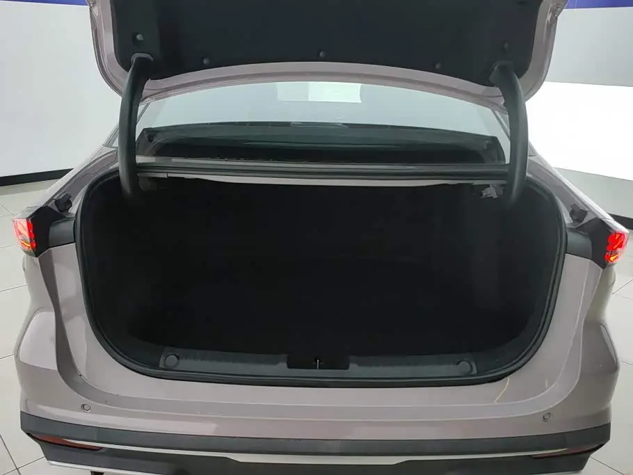Geely Galaxy Galaxy L6 2024 — Photo 4/16