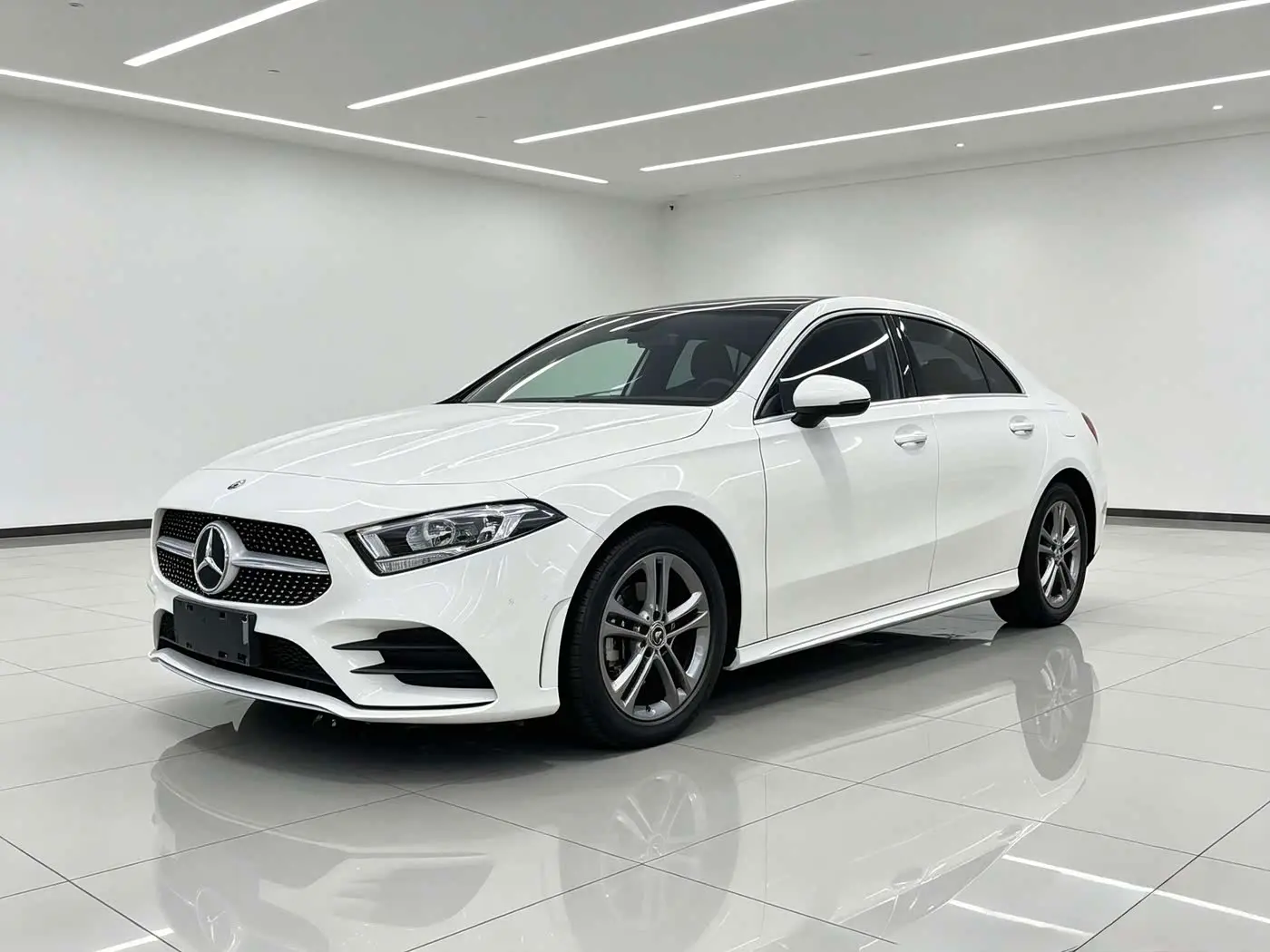 Mercedes-Benz A-Class 2022 — Şəkil 1/17