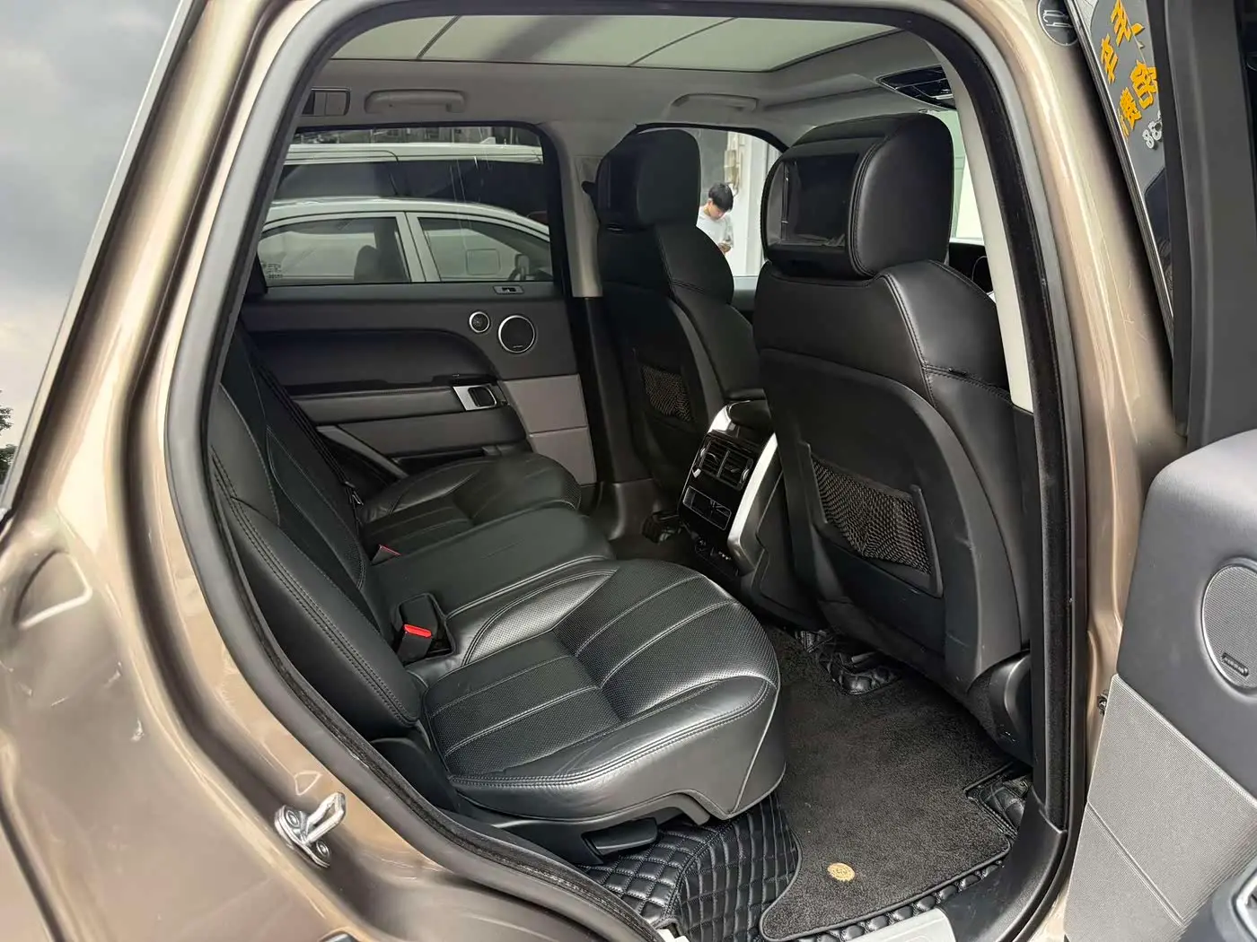 Land Rover Range Rover Sport 2016 — Photo 11/18