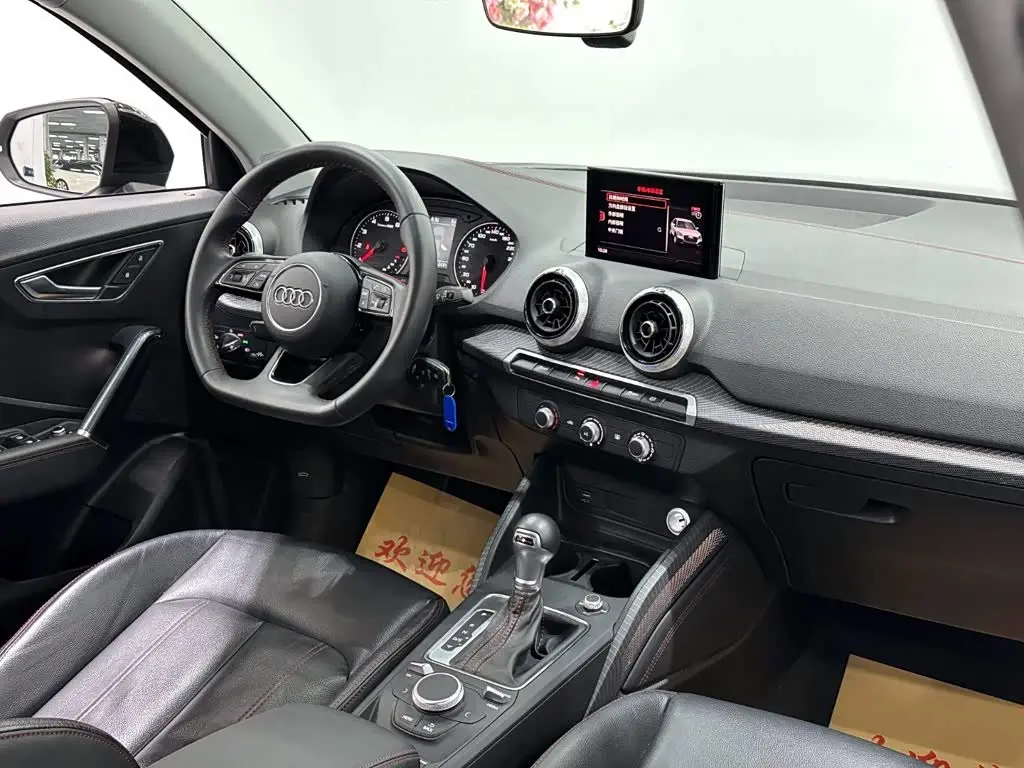 Audi Q2L 2023 — Photo 11/14
