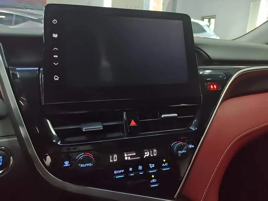 Toyota Camry 2021 — Şəkil 13/16
