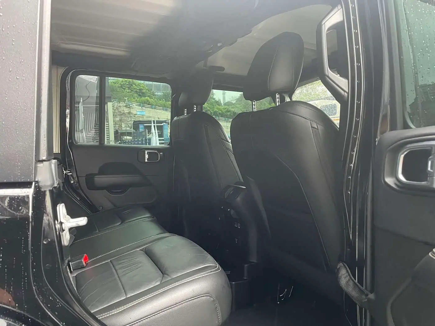 Jeep Wrangler 2018 — Фото 13/15
